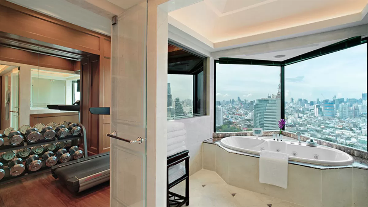 River Pool Suite
