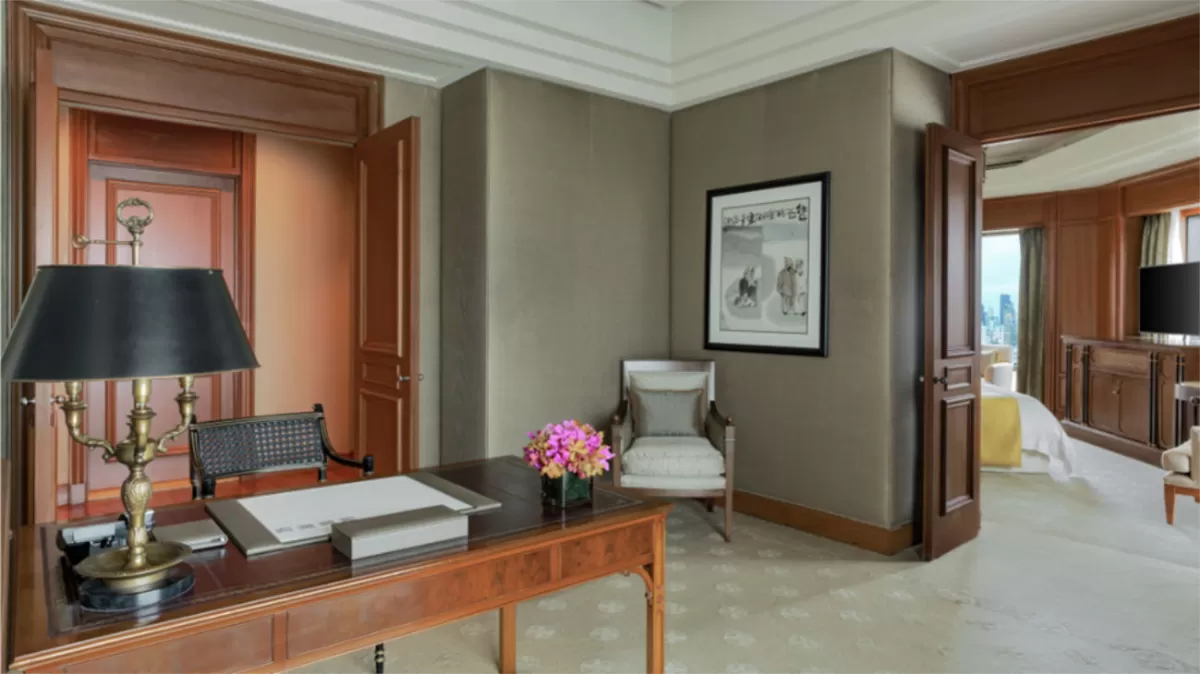 River Pool Suite